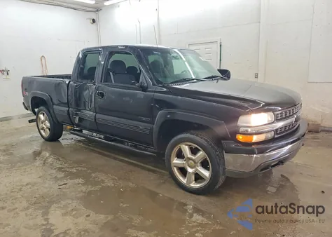 2001 Chevrolet Silverado K1500 из США, поврежденный, VIN 2GCEK19T711392225